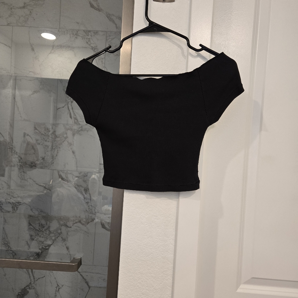 Black crop top